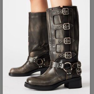 Steve Madden Rocky Brown Distressed Boots - sz 9